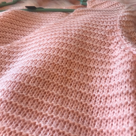 Pink sweater - Picture 2 of 2